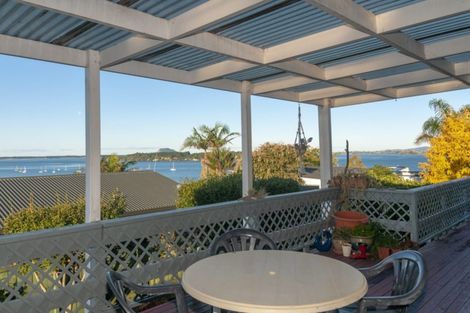 Photo of property in 1 Tinopai Drive, Omokoroa, 3114