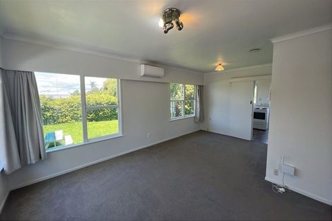 Photo of property in 2/8 Evelyn Place, Hillcrest, Auckland, 0627