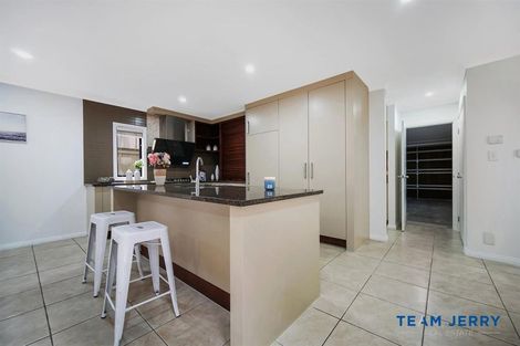 Photo of property in 27 Bridgefield Crescent, Flat Bush, Auckland, 2016