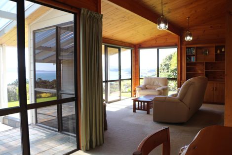 Photo of property in 43 Cable Bay Heights Drive, Cable Bay, 0420