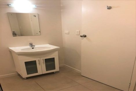 Photo of property in 35 Raroa Road, Kelburn, Wellington, 6012