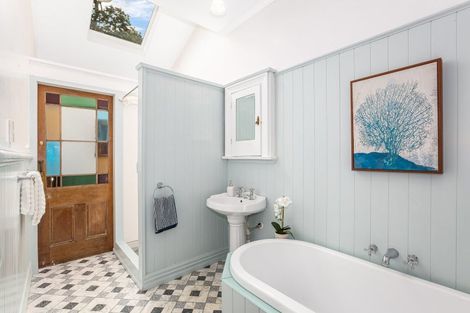 Photo of property in 335 Muritai Road, Eastbourne, Lower Hutt, 5013