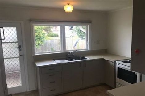 Photo of property in 2/18a Fenwick Avenue, Milford, Auckland, 0620