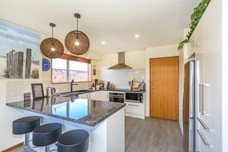 Photo of property in 3 Aberfoyle Place, Parklands, Christchurch, 8083