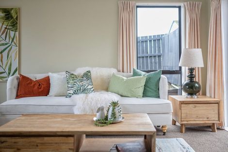 Photo of property in 1/15 Benygloe Place, Highland Park, Auckland, 2010