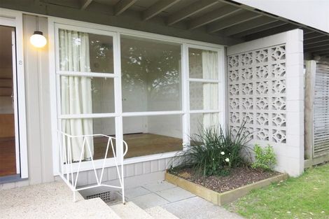 Photo of property in 8/77 Old Lake Road, Narrow Neck, Auckland, 0624