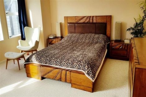 Photo of property in 5 Bowes Crescent, Strathmore Park, Wellington, 6022