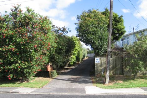 Photo of property in 2/17a Zion Road, Birkenhead, Auckland, 0626