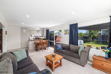 Photo of property in 105 Lowry Avenue, Redwood, Christchurch, 8051