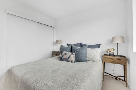 Photo of property in 3b Hunter Place, Merrilands, New Plymouth, 4312