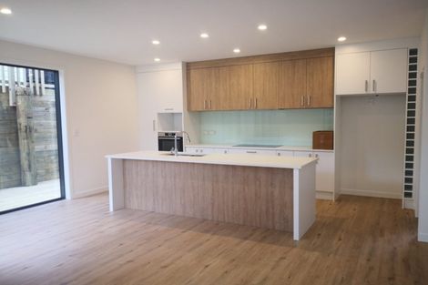 Photo of property in 22c Dallinghoe Crescent, Milford, Auckland, 0620