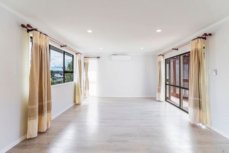 Photo of property in 71 Kennedy Avenue, Forrest Hill, Auckland, 0620