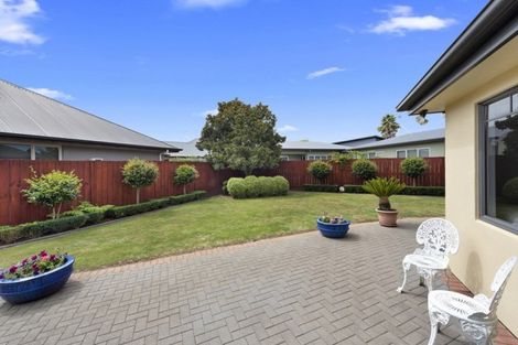 Photo of property in 53 Saint James Drive, Huntington, Hamilton, 3210