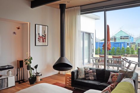 Photo of property in 52 Sandpiper Avenue, Point Wells, 0986