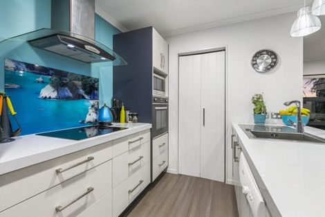 Photo of property in 11 Lakeview Quay, Pyes Pa, Tauranga, 3112