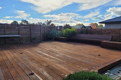 Photo of property in 2 James Kidd Place, Greytown, 5712