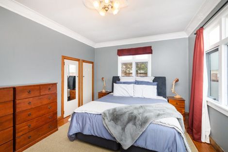 Photo of property in 33 Knowles Street, Terrace End, Palmerston North, 4410