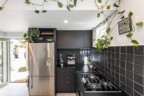 Photo of property in 7 Galway Avenue, Hokowhitu, Palmerston North, 4410