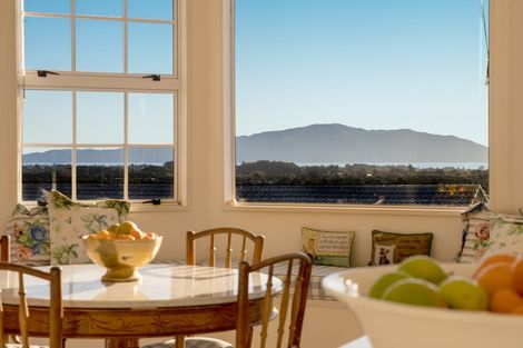 Photo of property in 105 Winara Avenue, Waikanae, 5036