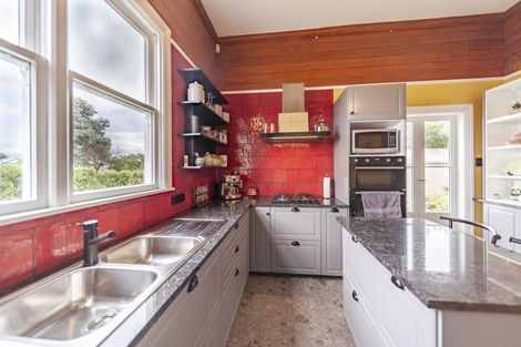 Photo of property in 37 Charlotte Street, Takapau, 4203