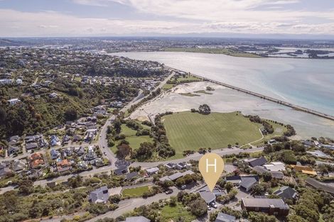 Photo of property in 19 Inverness Lane, Redcliffs, Christchurch, 8081