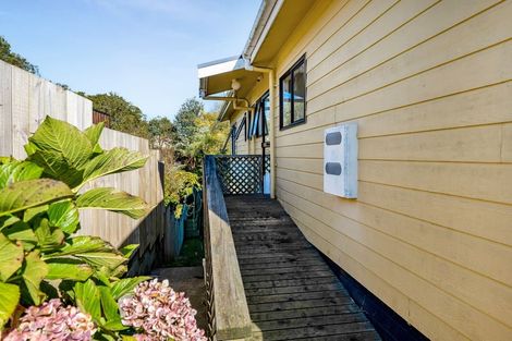 Photo of property in 19 Chartwell Drive, Eltham, 4322