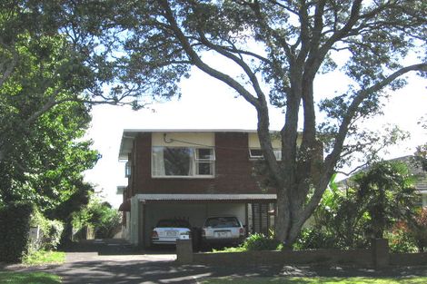 Photo of property in 9a Second Avenue, Stanley Point, Auckland, 0624