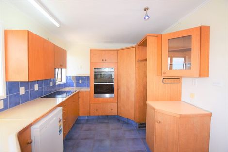 Photo of property in 6 Advene Road, Cockle Bay, Auckland, 2014