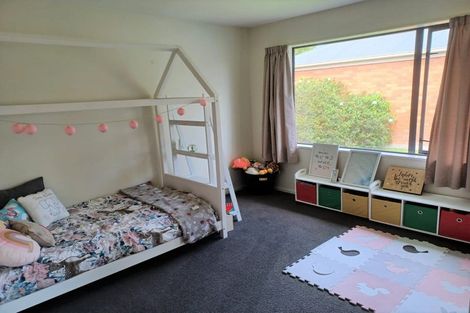 Photo of property in 53 Coolspring Way, Redwood, Christchurch, 8051