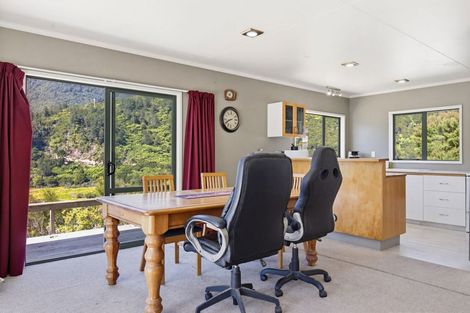 Photo of property in 3 Soucis Lane, Okiwi Bay, French Pass, 7193