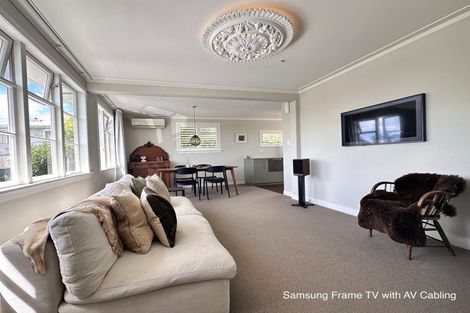 Photo of property in 45 Sunnyside Road, Sunnyvale, Auckland, 0612