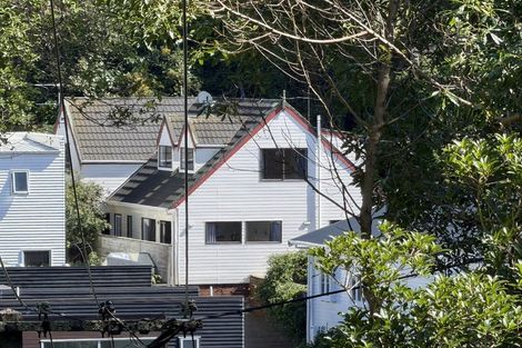 Photo of property in 6 Tiketike Way, Brooklyn, Wellington, 6021