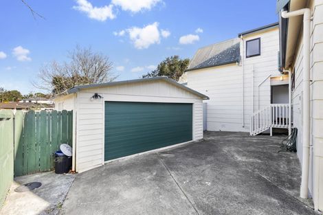 Photo of property in 6 Orinda Close, Botany Downs, Auckland, 2010