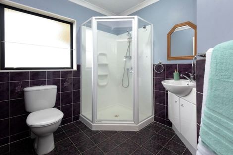 Photo of property in 6 Kilbaha Close, East Tamaki, Auckland, 2013