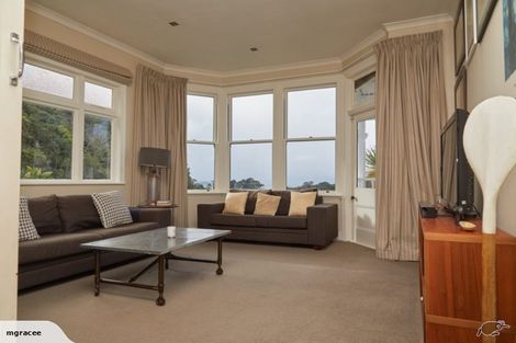 Photo of property in 53 Garden Road, Northland, Wellington, 6012