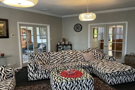 Photo of property in 1343 Devon Road, Brixton, Waitara, 4382