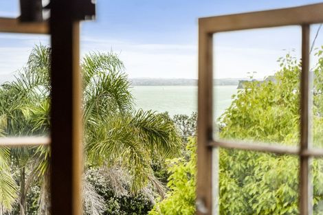 Photo of property in 5 Queen Street, Northcote Point, Auckland, 0627