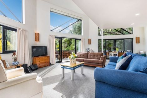 Photo of property in 69 Paturoa Road, Titirangi, Auckland, 0604