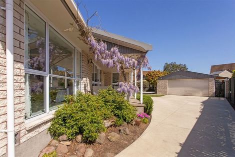 Photo of property in 16 Cam Place, Harewood, Christchurch, 8051