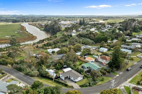 Photo of property in 51 Makiri Street, Helensville, 0800