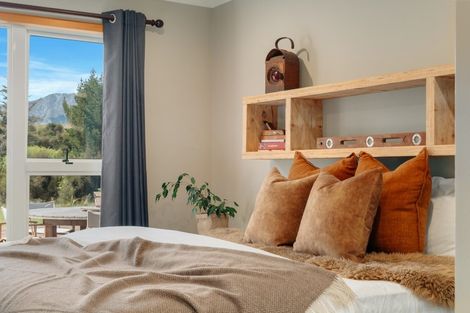 Photo of property in 136 Te Awa Road, Albert Town, Wanaka, 9382