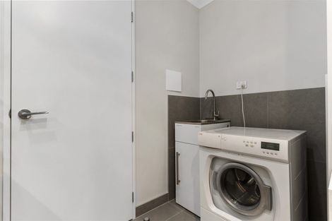 Photo of property in 3/73 Hobsonville Point Road, Hobsonville, Auckland, 0616