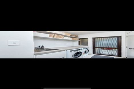 Photo of property in 1 Ray Small Drive, Papakura, 2110