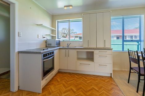 Photo of property in 2/410 Avenue Road West, Hastings, 4122