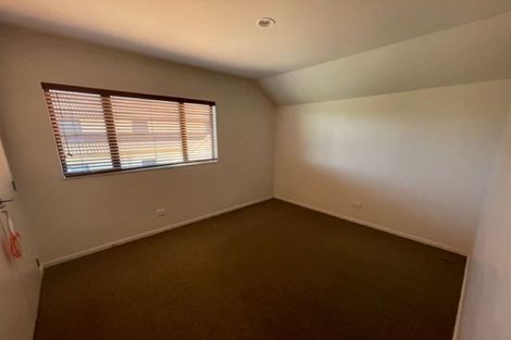 Photo of property in 2/27 Kellaway Drive, East Tamaki, Auckland, 2013