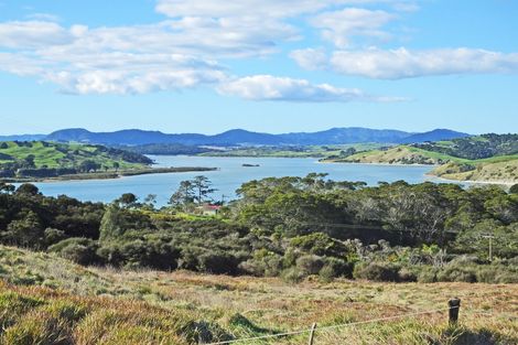 Photo of property in 239 Rangiora Road, Kaiwaka, 0573