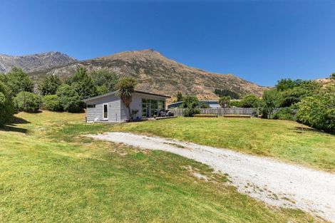 Photo of property in 10 Widgeon Place, Lake Hayes, Queenstown, 9304
