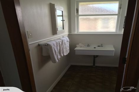 Photo of property in 12 Brighton Crescent, Highbury, Palmerston North, 4412