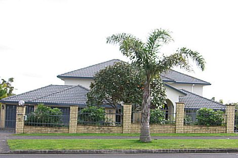 Photo of property in 5 Anaheim Boulevard, Shamrock Park, Auckland, 2016