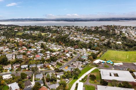 Photo of property in 21 Stott Avenue, Birkdale, Auckland, 0626